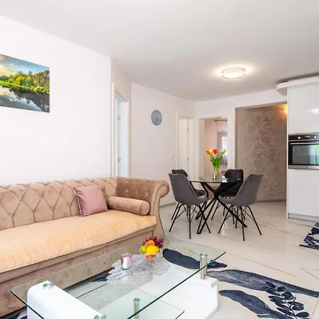 דירה Majetic קרק